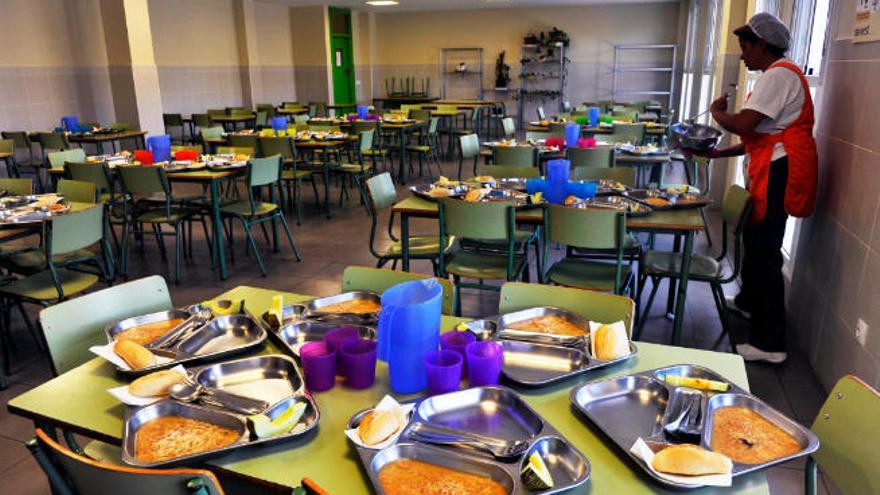 El comedor social del colegio Clorinda Salazar de Finca España, en La Laguna.