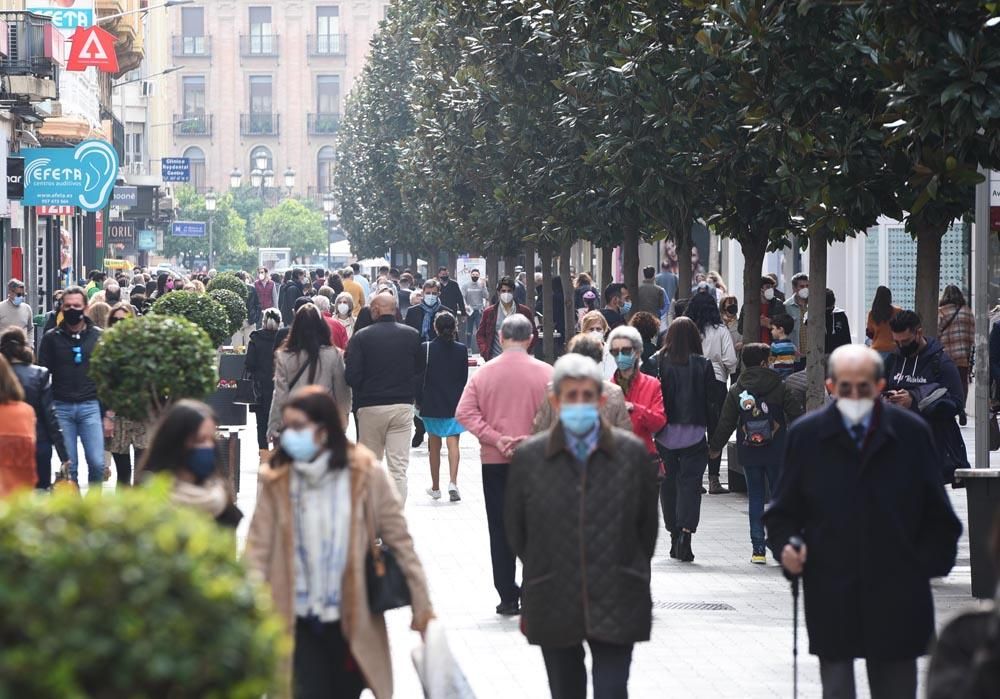 Sábado de comercio y terrazas tras la reapertura