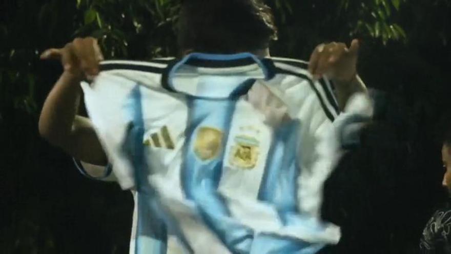 Miles de aficionados celebran en Bangladesh la agónica remontada de Argentina ante Egipto