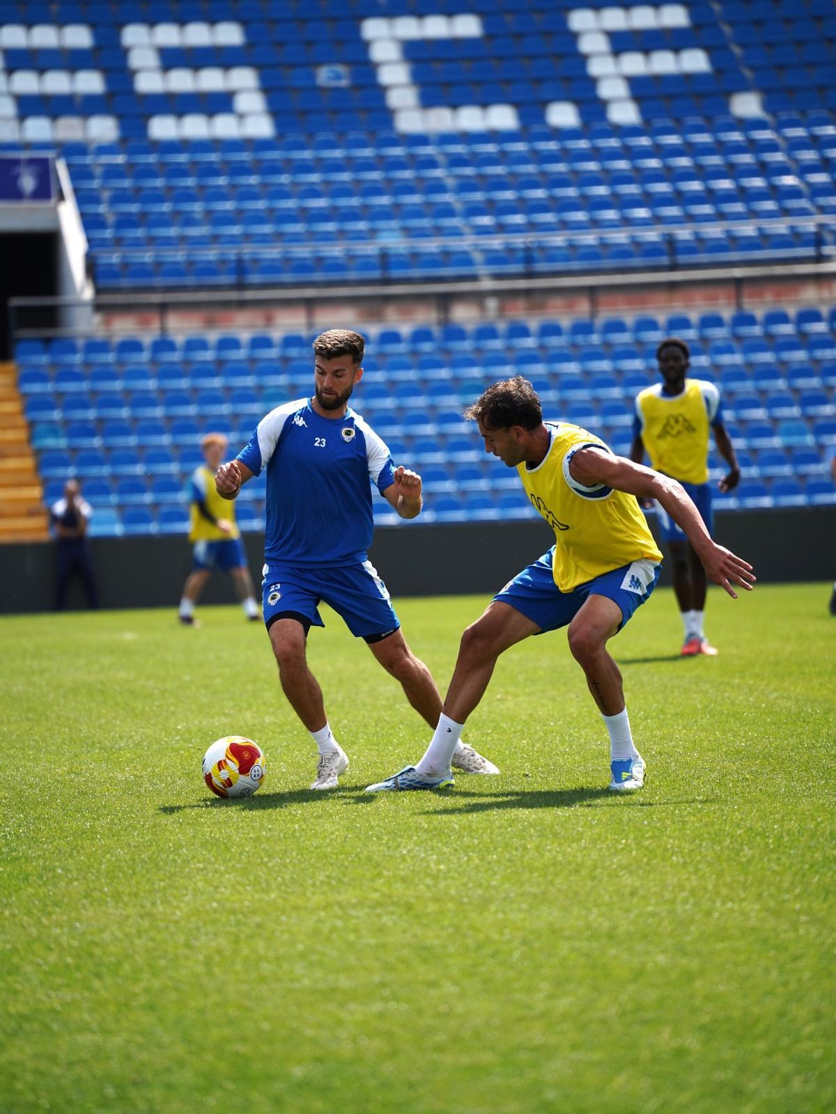 Carlos Mangada y Josep Calavera, en una imagen pasada de un entrenamiento del Hércules.