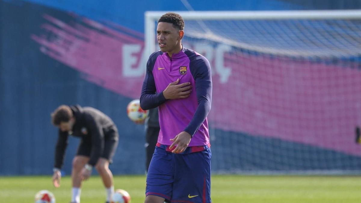 El primer entreno de Hamza Abdelkarim y Juwensley Onstein con el Barça Atlètic