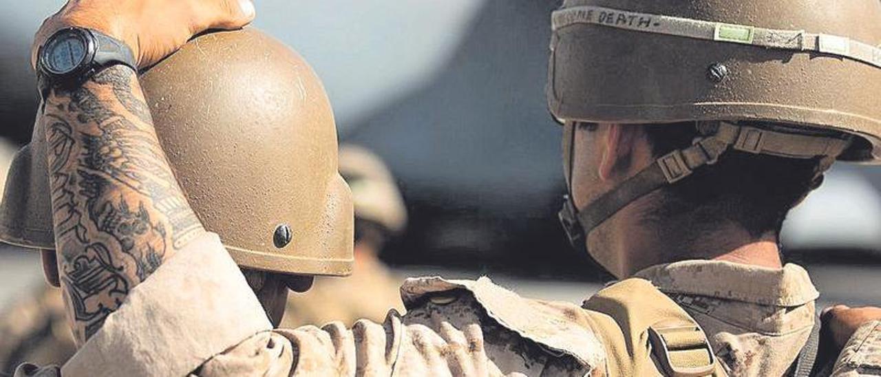 Dos soldados norteamericanos en Afganistán, antes del repliegue total del martes. | DPA
