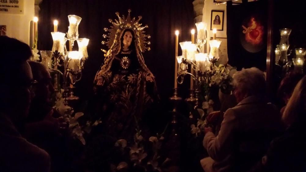 La virgen de Servitas ha estado en besamanos con motivo de su festividad, la Virgen de Dolores