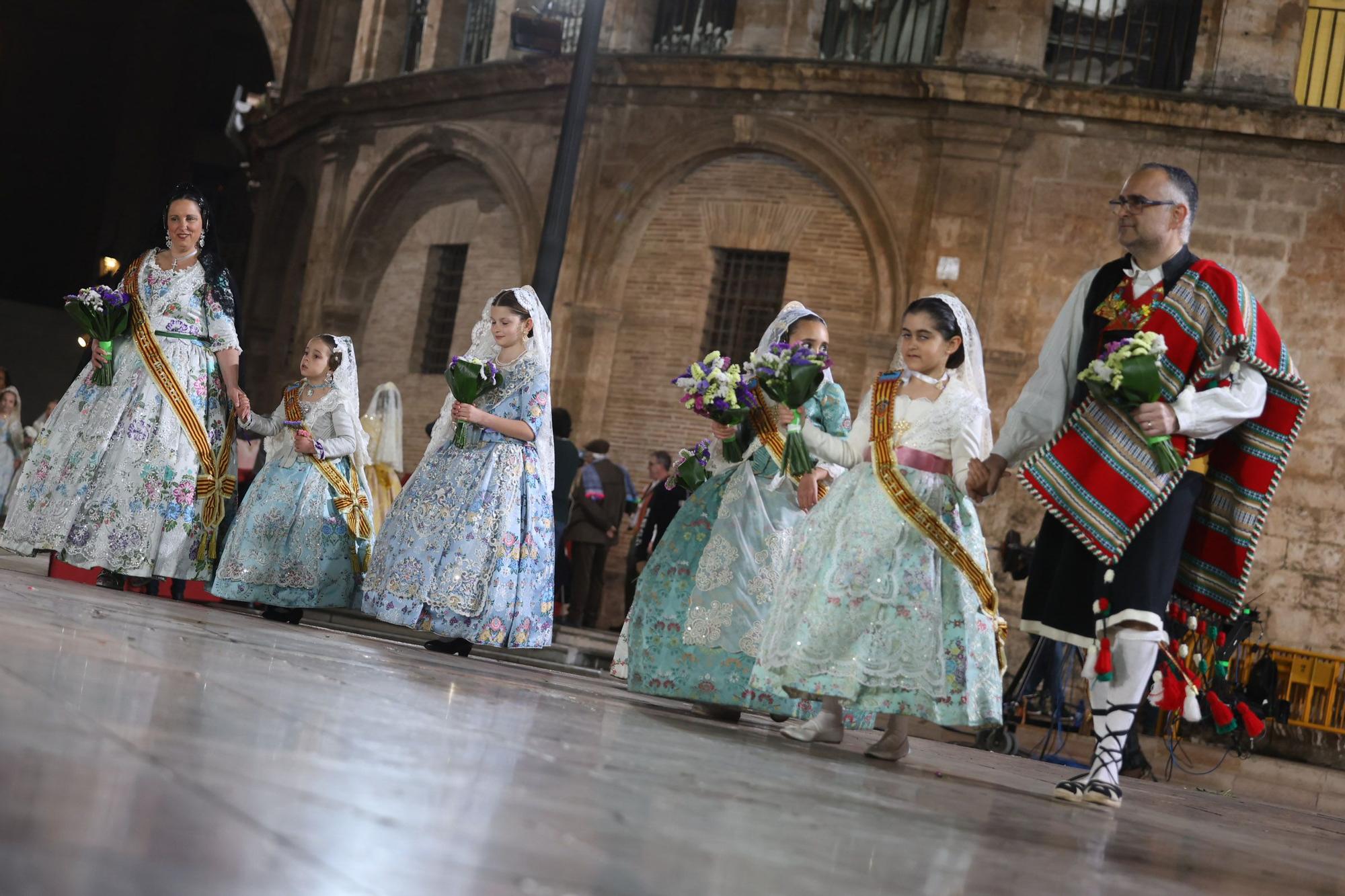 Búscate en el primer día de la Ofrenda en la calle San Vicente entre las 21 y las 22 horas