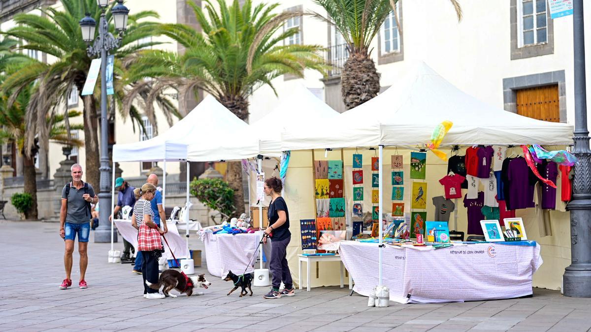 Mercado de artesanía en Santa Ana.