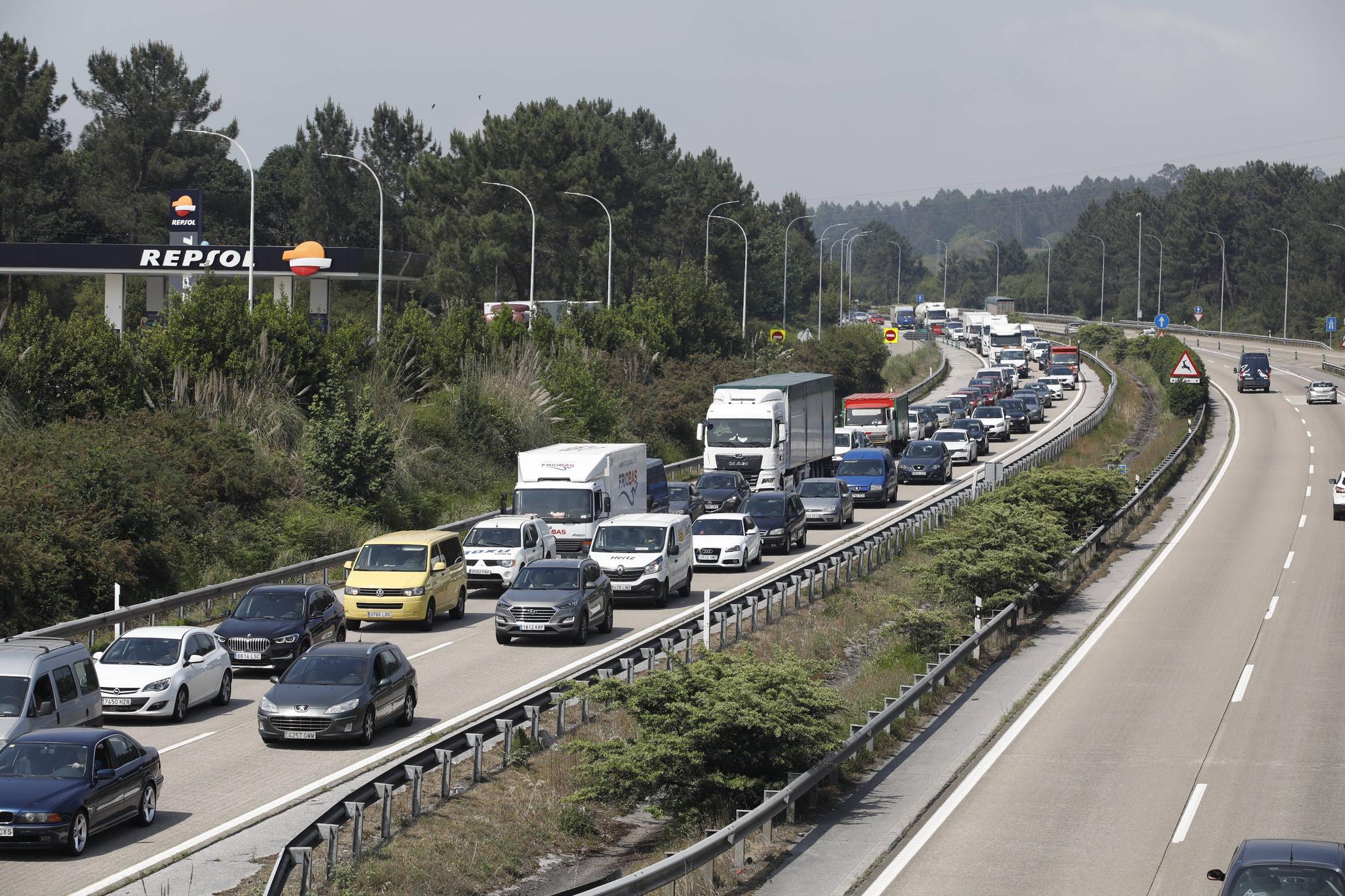 En imágenes: Nuevas caravanas en la "Y" por las obras del tercer carril