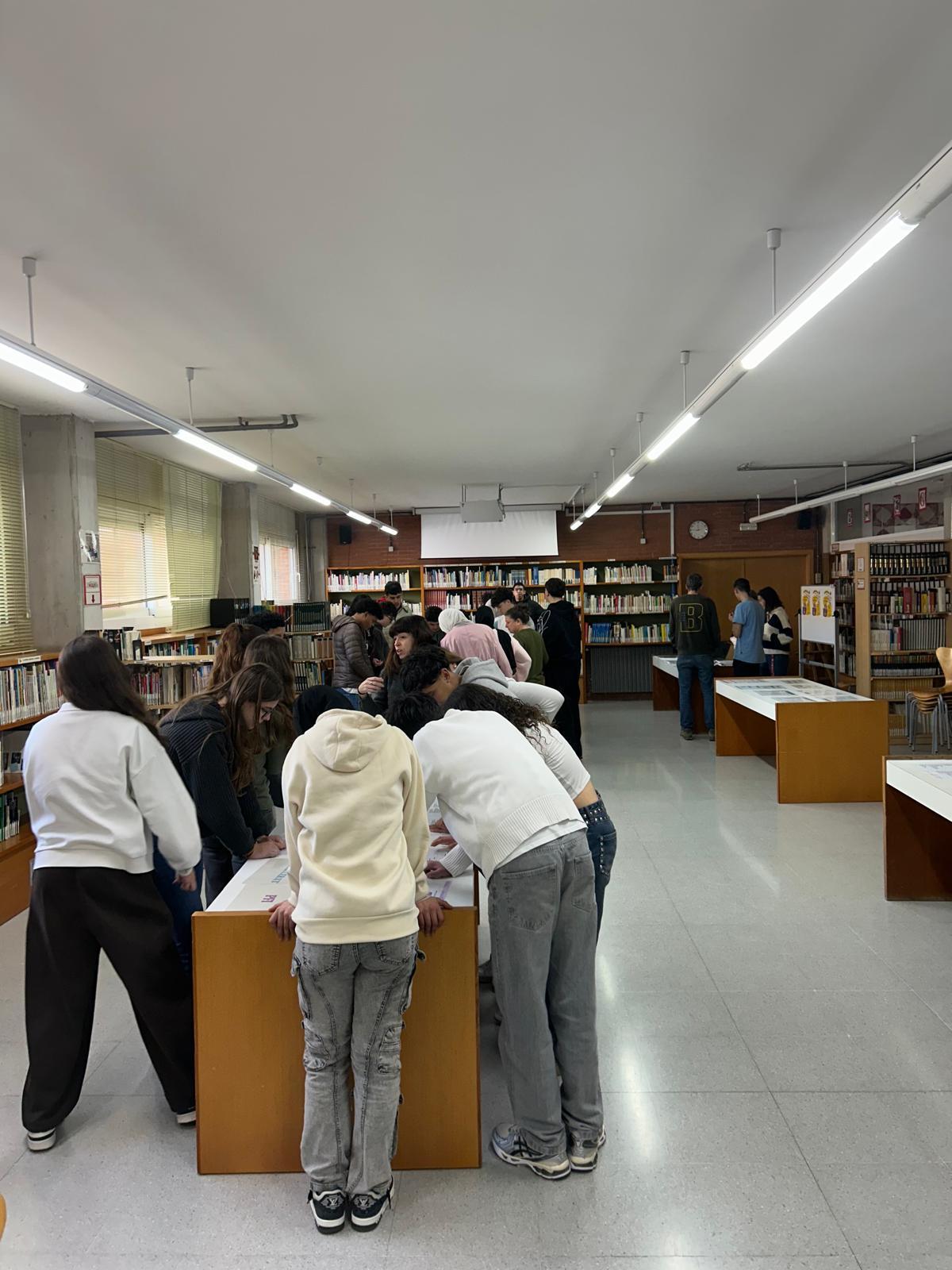 Joves a les mini fires de l'estudiant