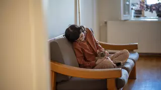 La herida invisible que arrastran muchas personas adoptadas (y no se habla lo suficiente)