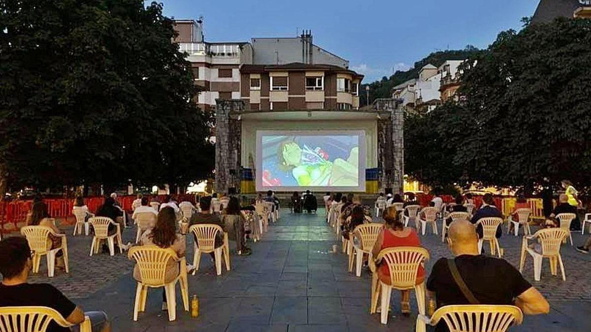 El cine de verano triunfa en Mieres