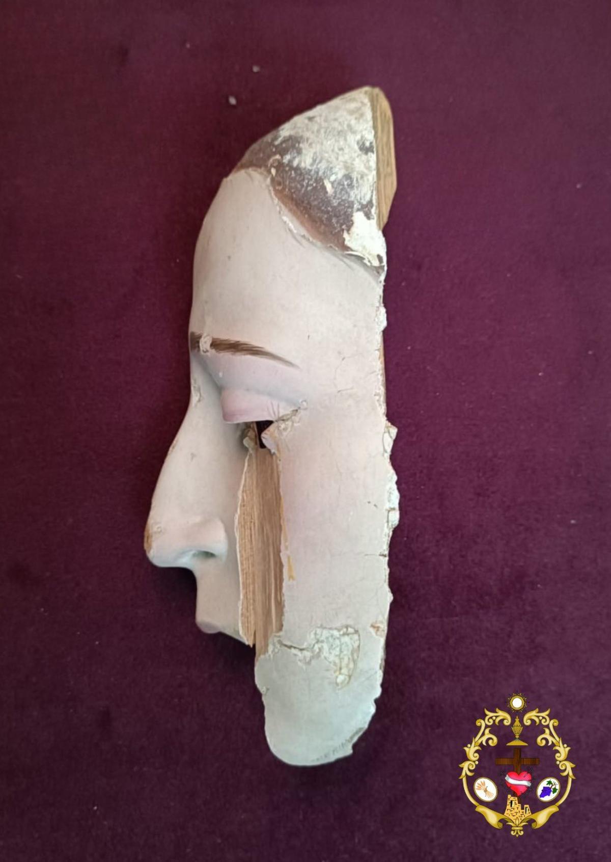 Pieza del rostro de la antigua Virgen de los Dolores del Puerto de la Torre, detruida en 1931.