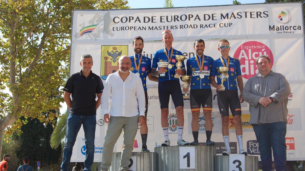 Campeones de las categorías M30 y M40 de la Copa de Europa de Ciclismo Masters