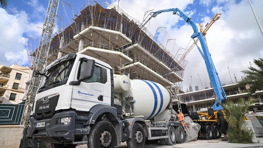 Una obra en construcción en la ciudad de Elche.