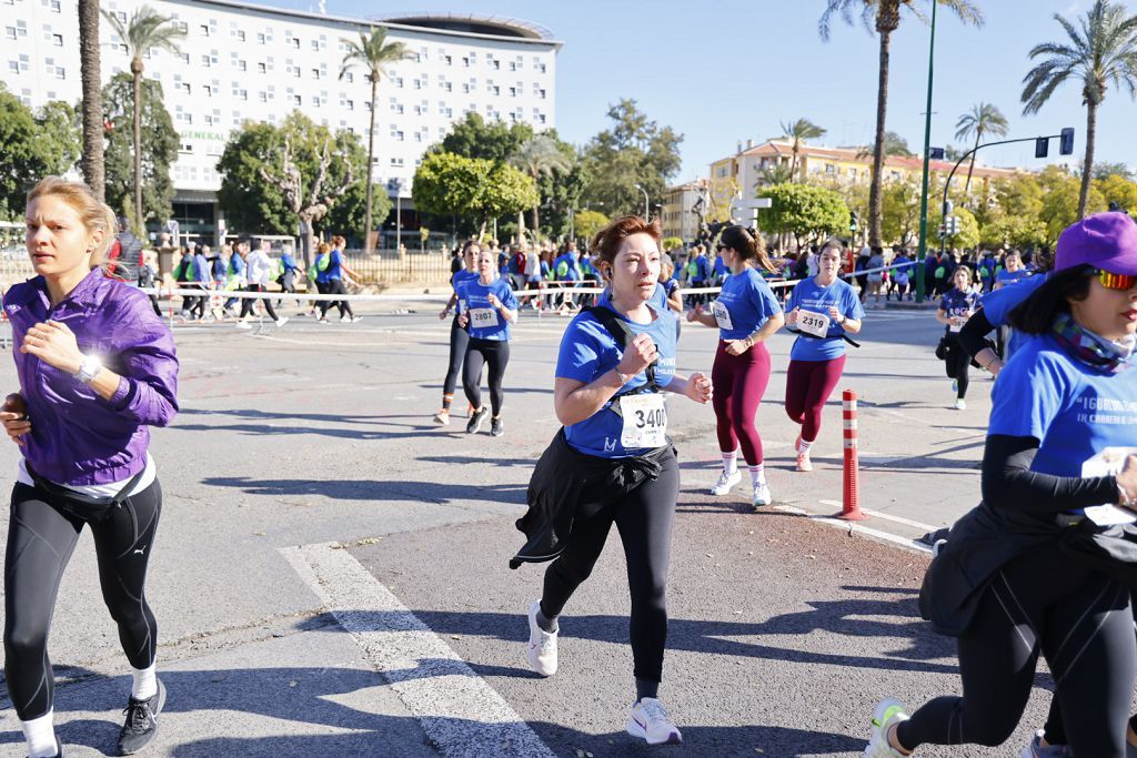 Imágenes del recorrido de la Carrera de la Mujer: avenida Pío Baroja y puente del Reina Sofía (I)