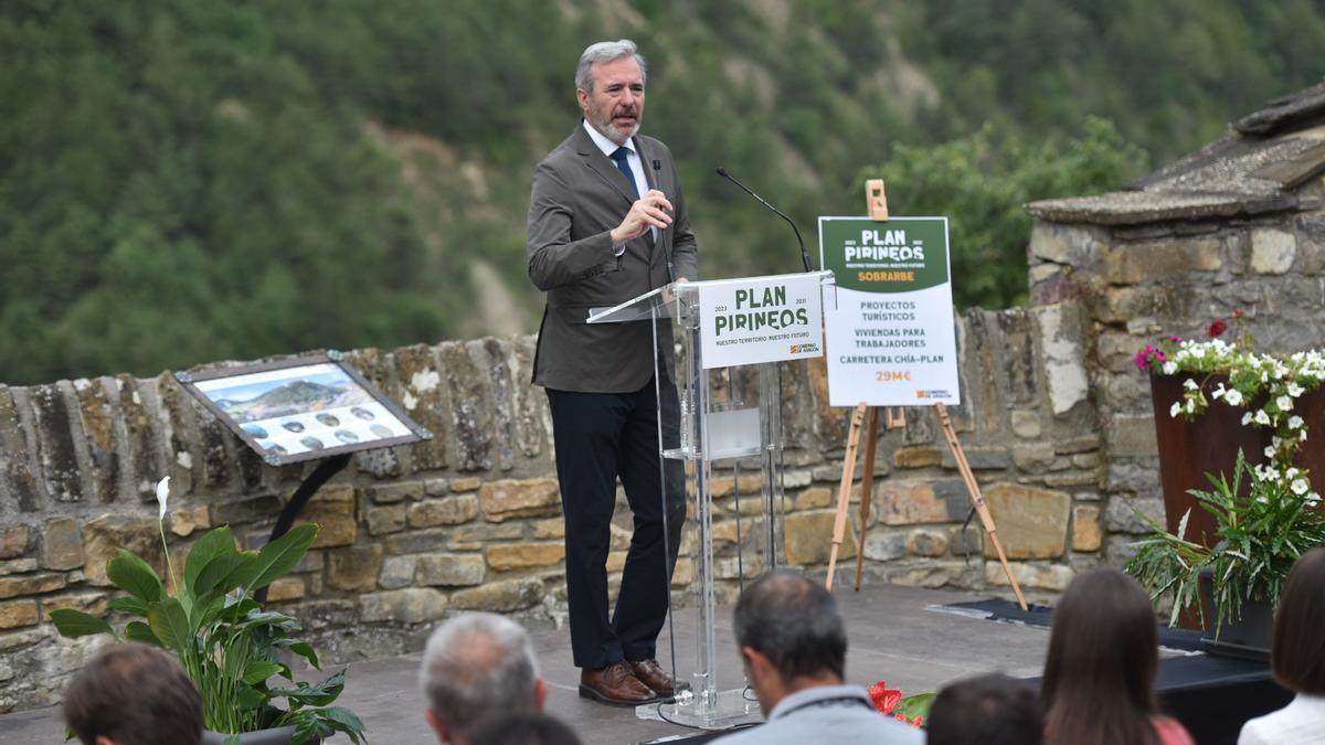 El presidente de Aragón, Jorge Azcón, este jueves en la presentación del Plan Pirineos para la comarca del Sobrarbe.