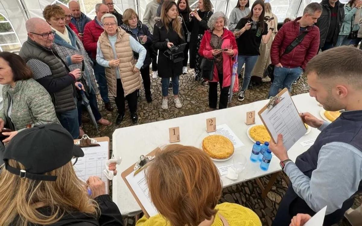 Un momento de la evaluación por parte del jurado, en la edición del año pasado.