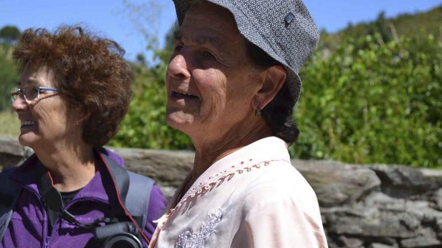 Dos personas participantes en el documental.