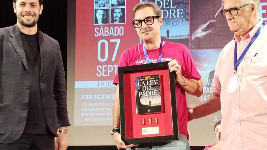 Carlos Augusto Casas recogió anoche el premio en Cartagena.