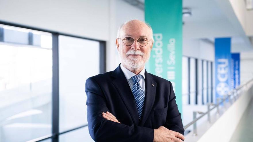 Felipe Martínez Alcalá, digestólogo: "En Andalucía hay más obesidad que en el Norte, comemos mucho pan y patata"