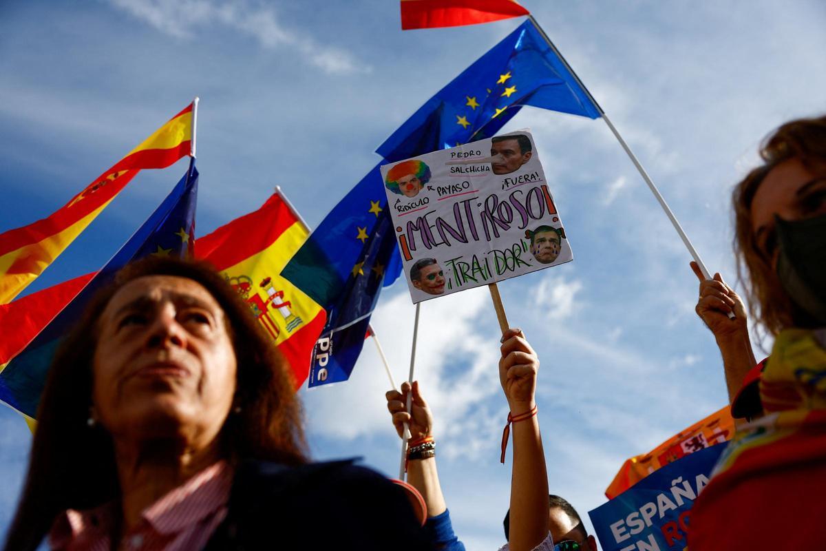 Manifestaciones en ciudades de toda España tras el acuerdo del PSOE y Junts