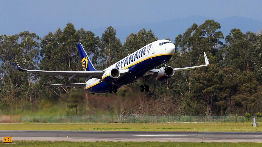 Los gallegos convencen a Ryanair: la compañía acepta modificar el horario de los vuelos que conectan Peinador con Londres