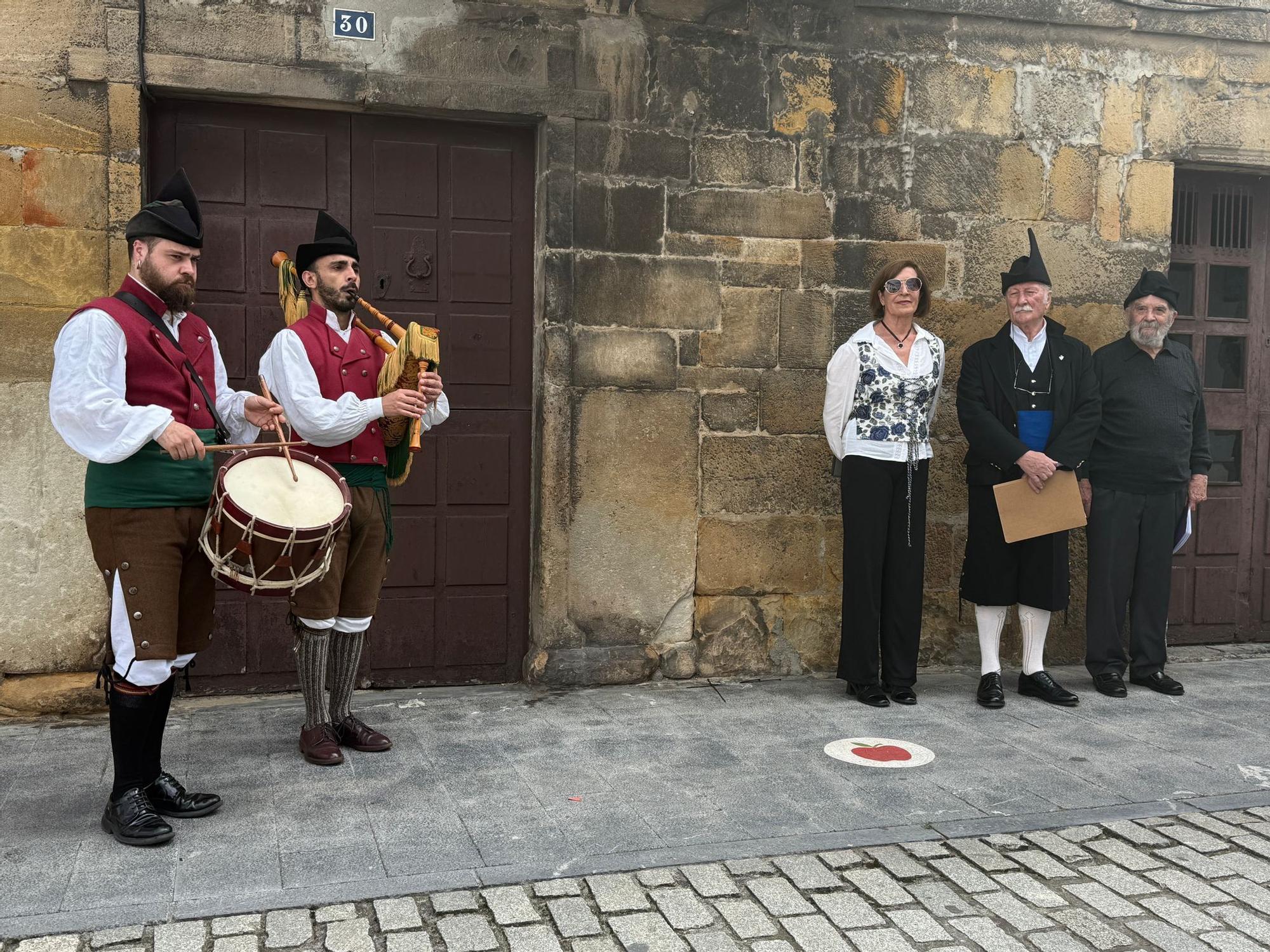 Así fue el homenaje a José Caveda y Nava en Villaviciosa