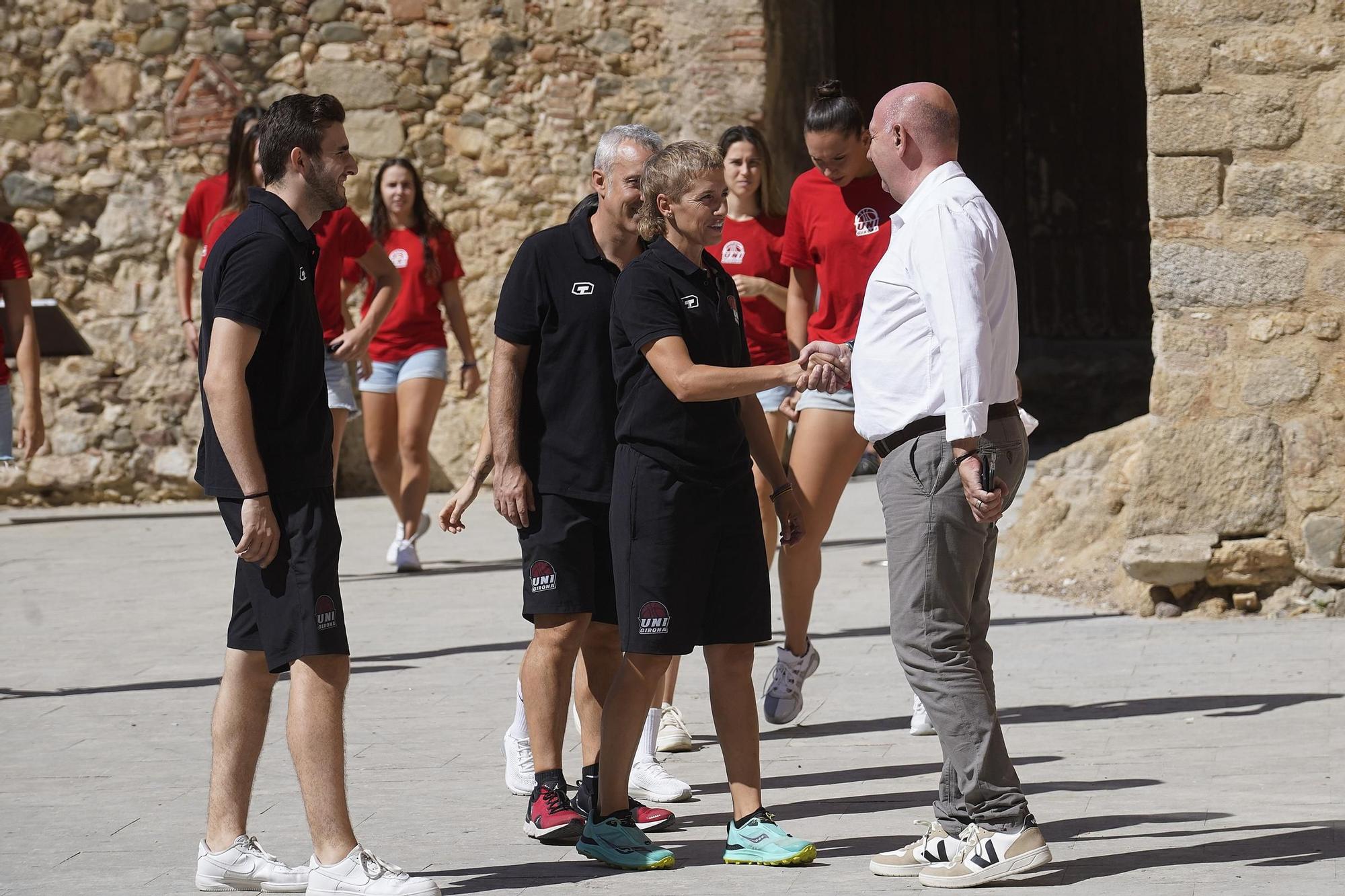 L'Uni Girona presenta equip i nova equipació