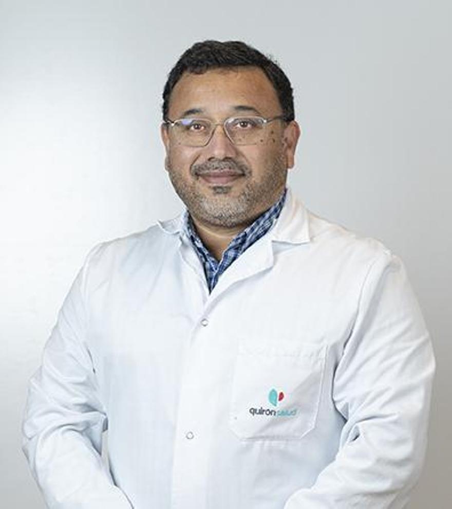 Israel Puell, especialista del servicio de rehabilitación del hospital Quirónsalud Torrevieja