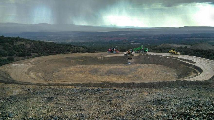 Las obras del regadío de Sarrión prosiguen tras construir una balsa