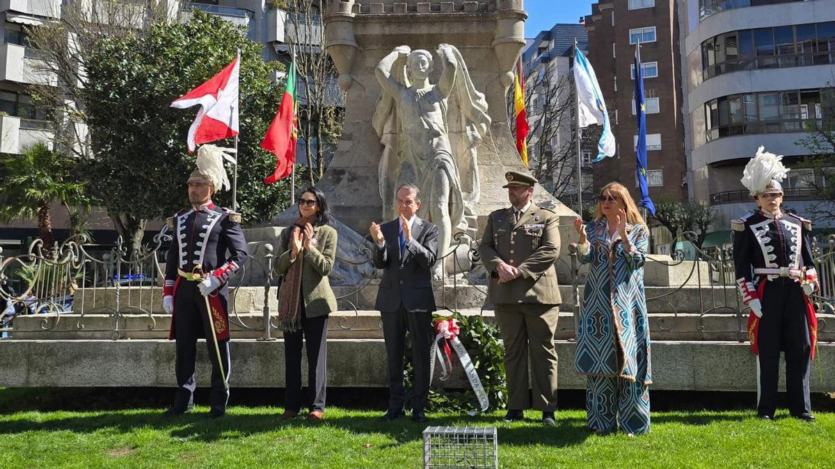 Caballero y decenas de ciudadanos rindieron homenaje a los héroes de la Reconquista
