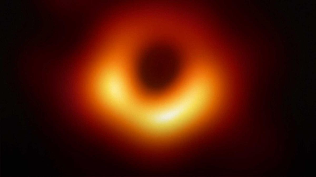 Primera fotografía de Sagitario A*, el agujero negro en el centro de la Vía Láctea