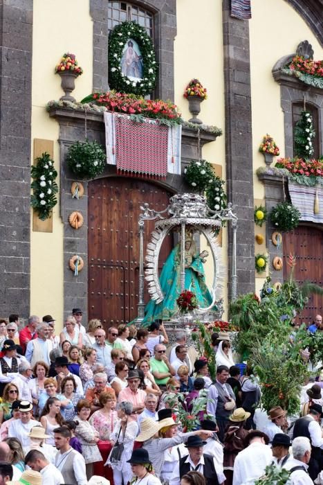 Procesion y Romeria por las Fiestas de las ...