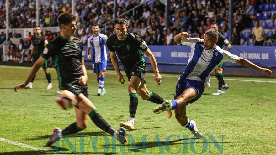 Instante del duelo disputado entre Alcoyano y Córdoba