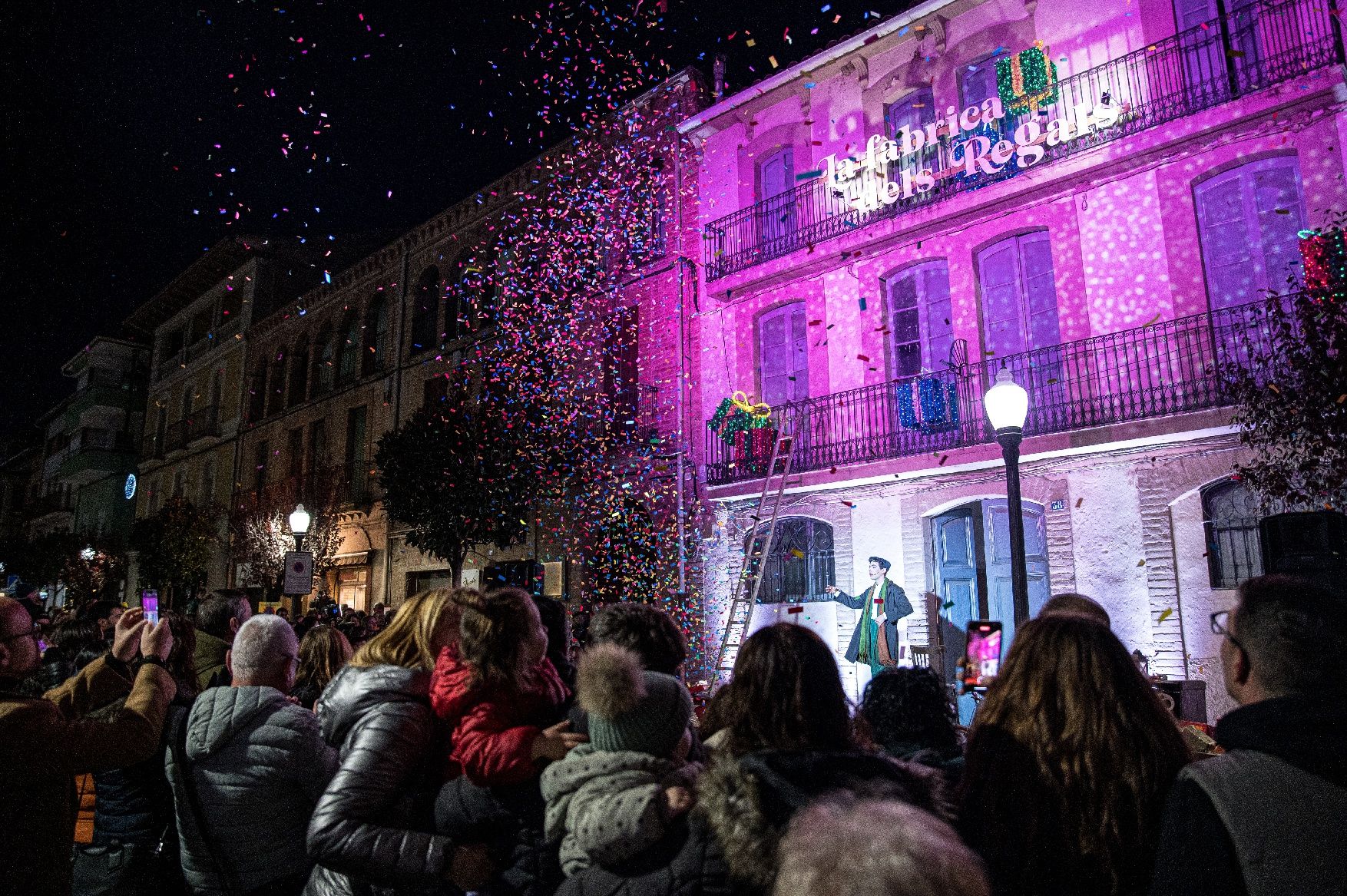 Les imatges de l'encesa de llums a Gironella