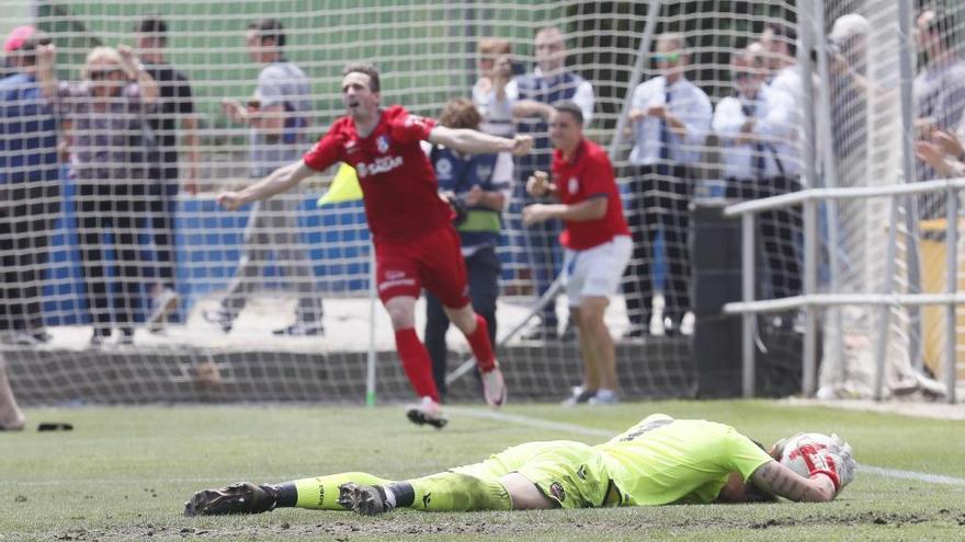 El ascenso se escapa en los penaltis