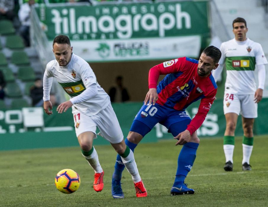 El Elche vence al Extremadura y se aleja de los puestos de descenso