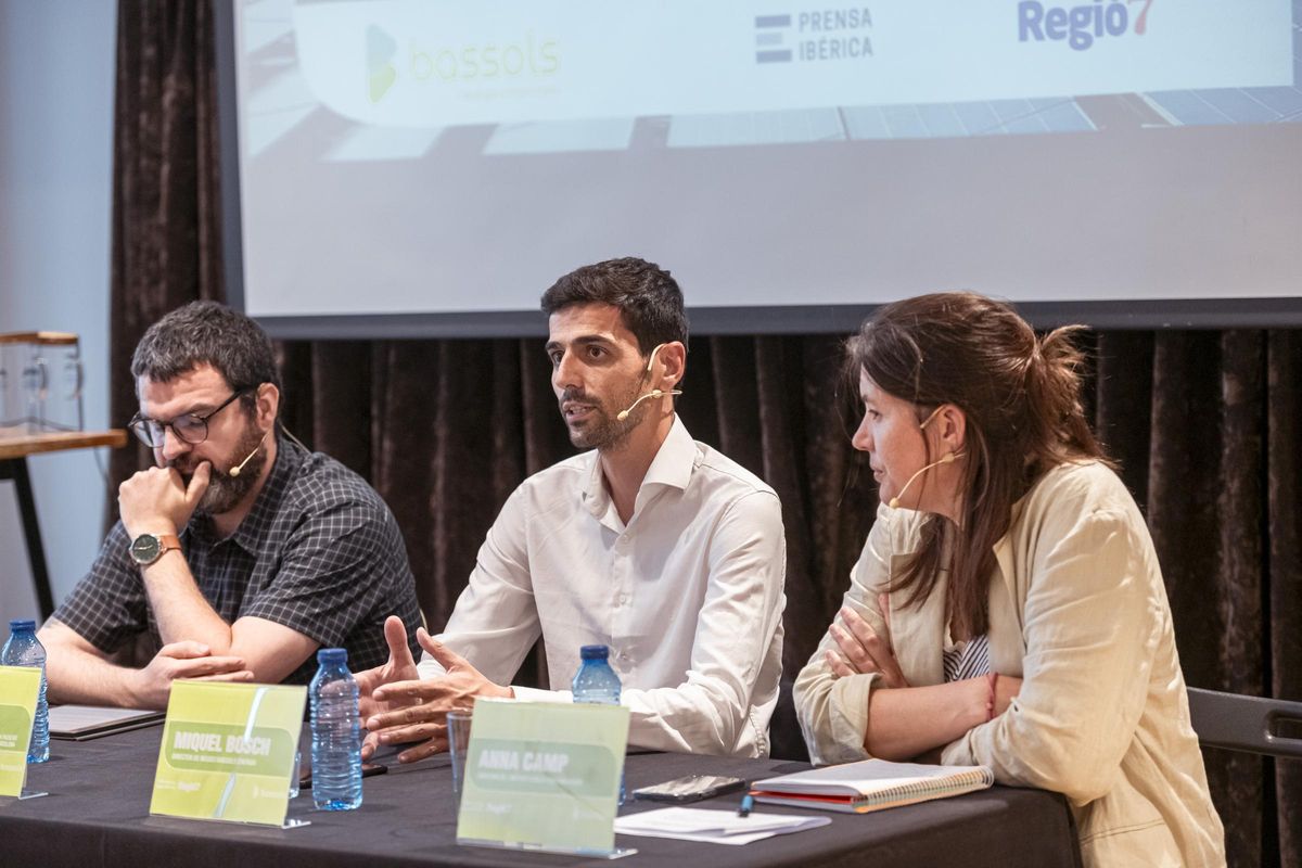 Un moment de la taula rodona organitzada per Regió7 i Prensa Ibérica, amb el patrocini de Bassols Energia