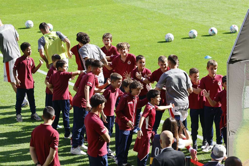 EN IMÁGENES: El partido del Sporting- Racing de Santander en El Molinón