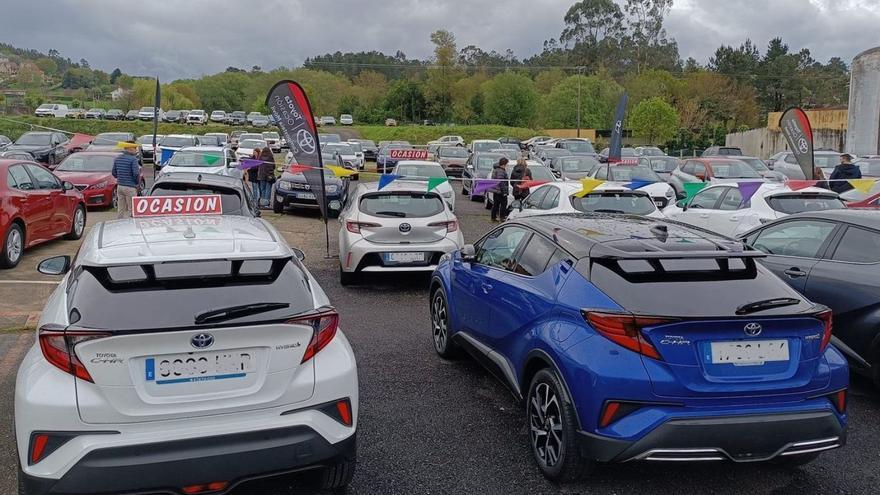 Vehículos nuevos y de ocasión expuestos estos días en TeoAuto, en el entorno de Milladoiro . |   // ECG