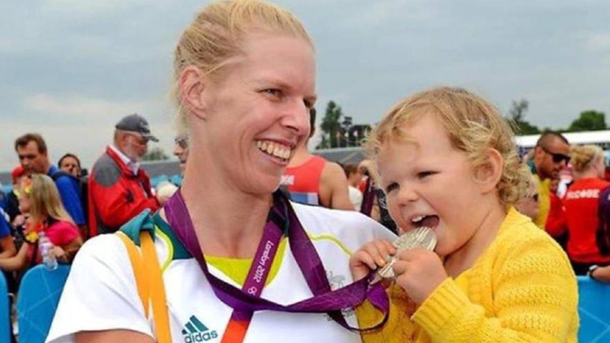 Sarah y su hija Leila, con la medalla de Londres 2012