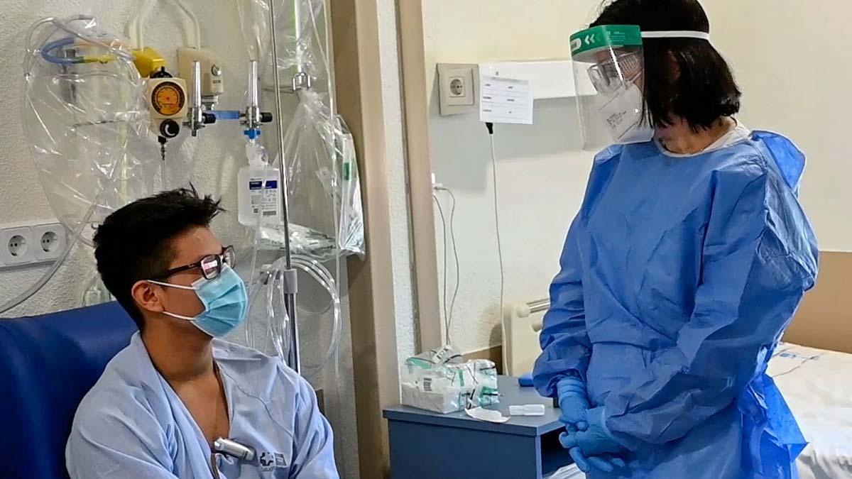 Javier y Rita García, médico del Servicio de Medicina Interna del Hospital Gregorio Marañón.