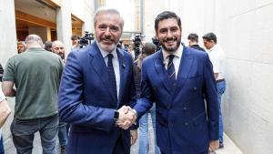Jorge Azcón (PP) y Alejandro Nolasco (Vox), tras firmar el acuerdo de gobernabilidad para los próximos cuatro años.