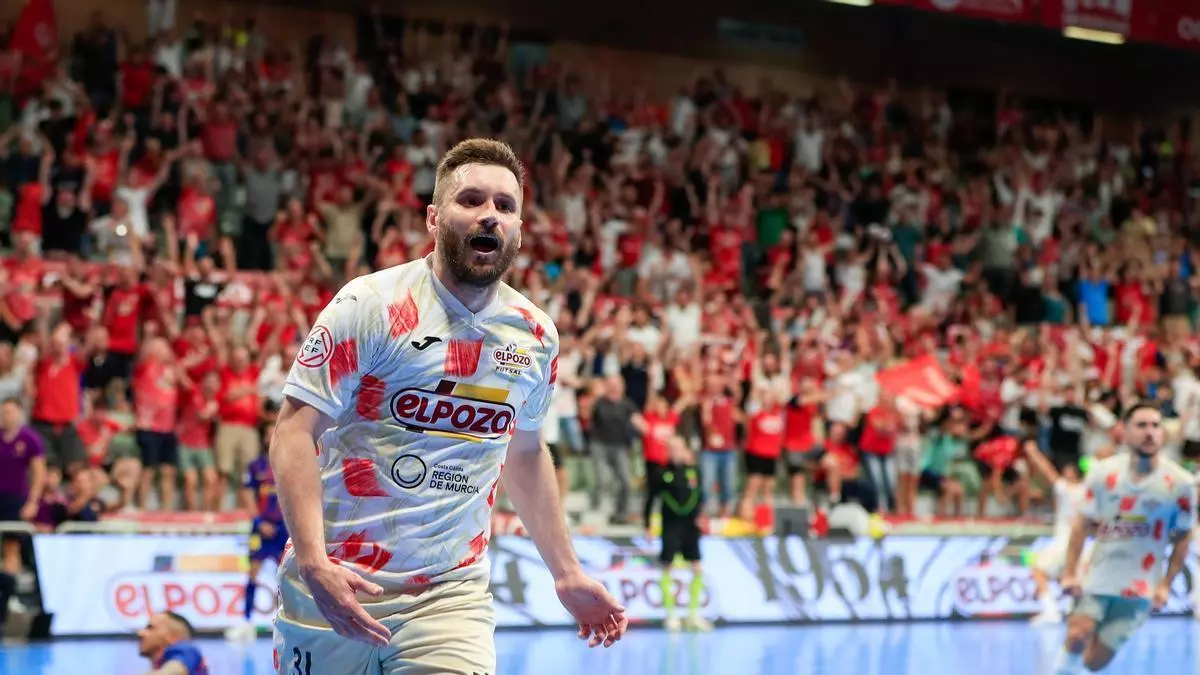 ElPozo Murcia enloquece el Palacio y fuerza el cuarto partido ante el Barça