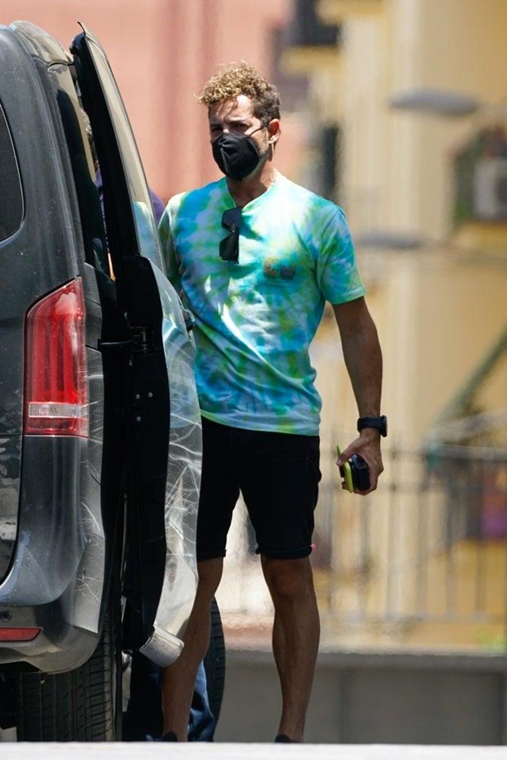 David Bisbal sube al coche