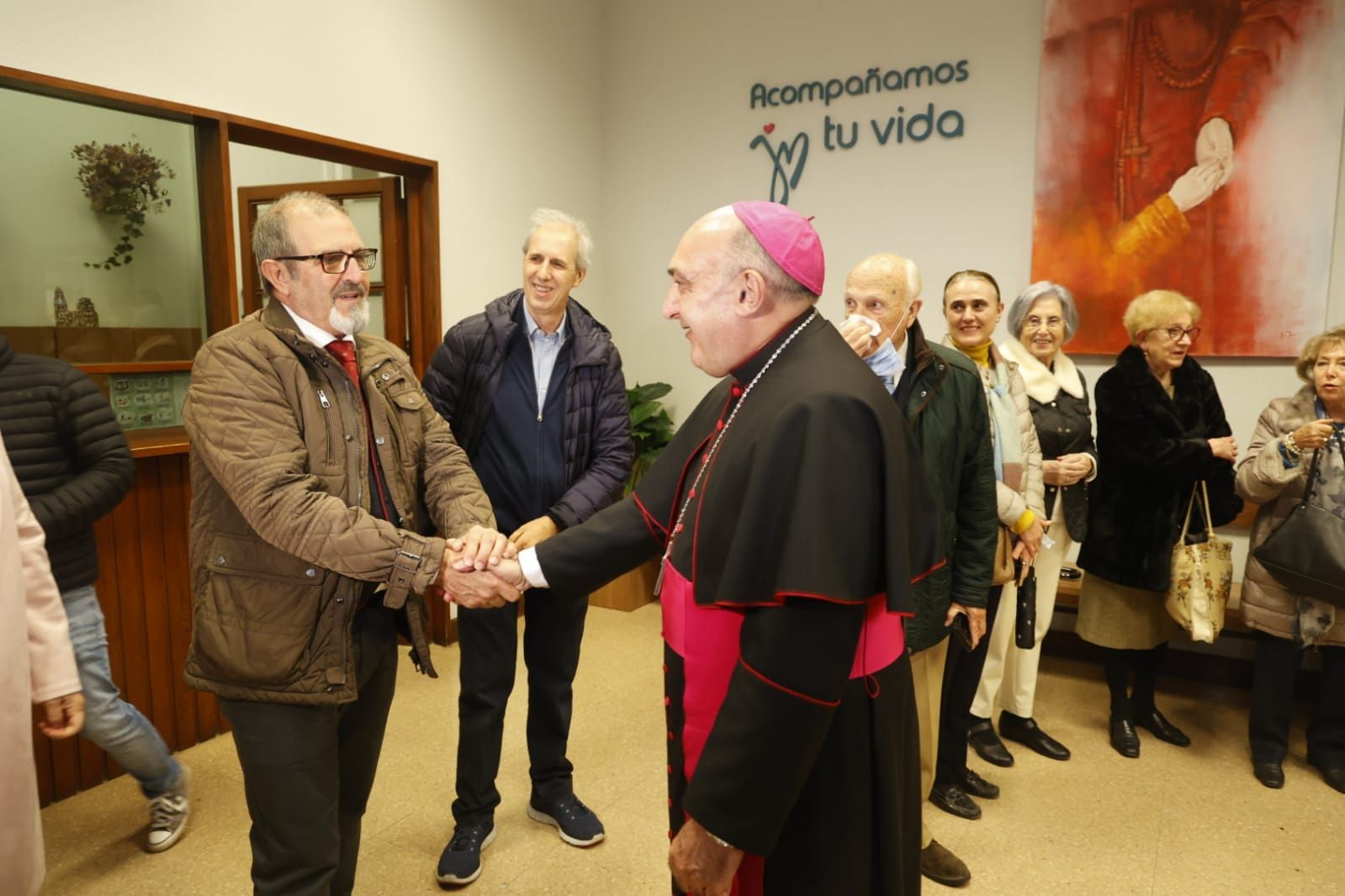 El nuevo arzobispo, Enrique Benavent, en el colegio Jesús-María