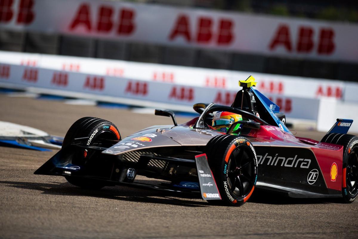 Roberto Merhi, al volante del Mahindra