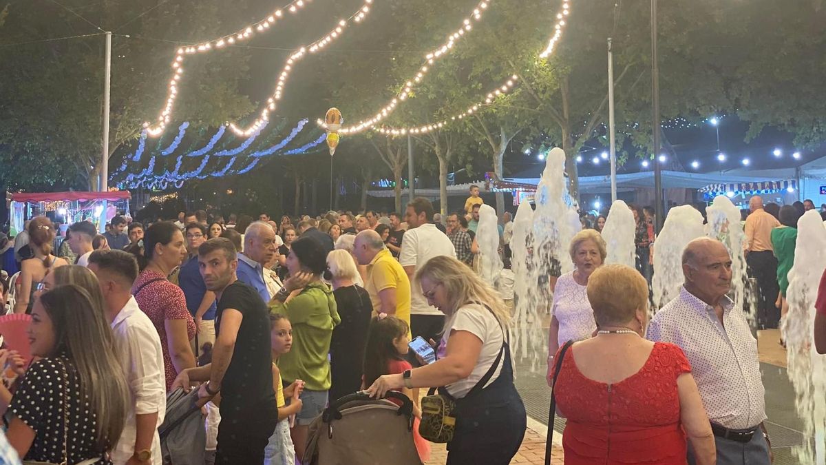 Imagen de archivo de un encendido de las fiestas de la Piedad en el ferial.