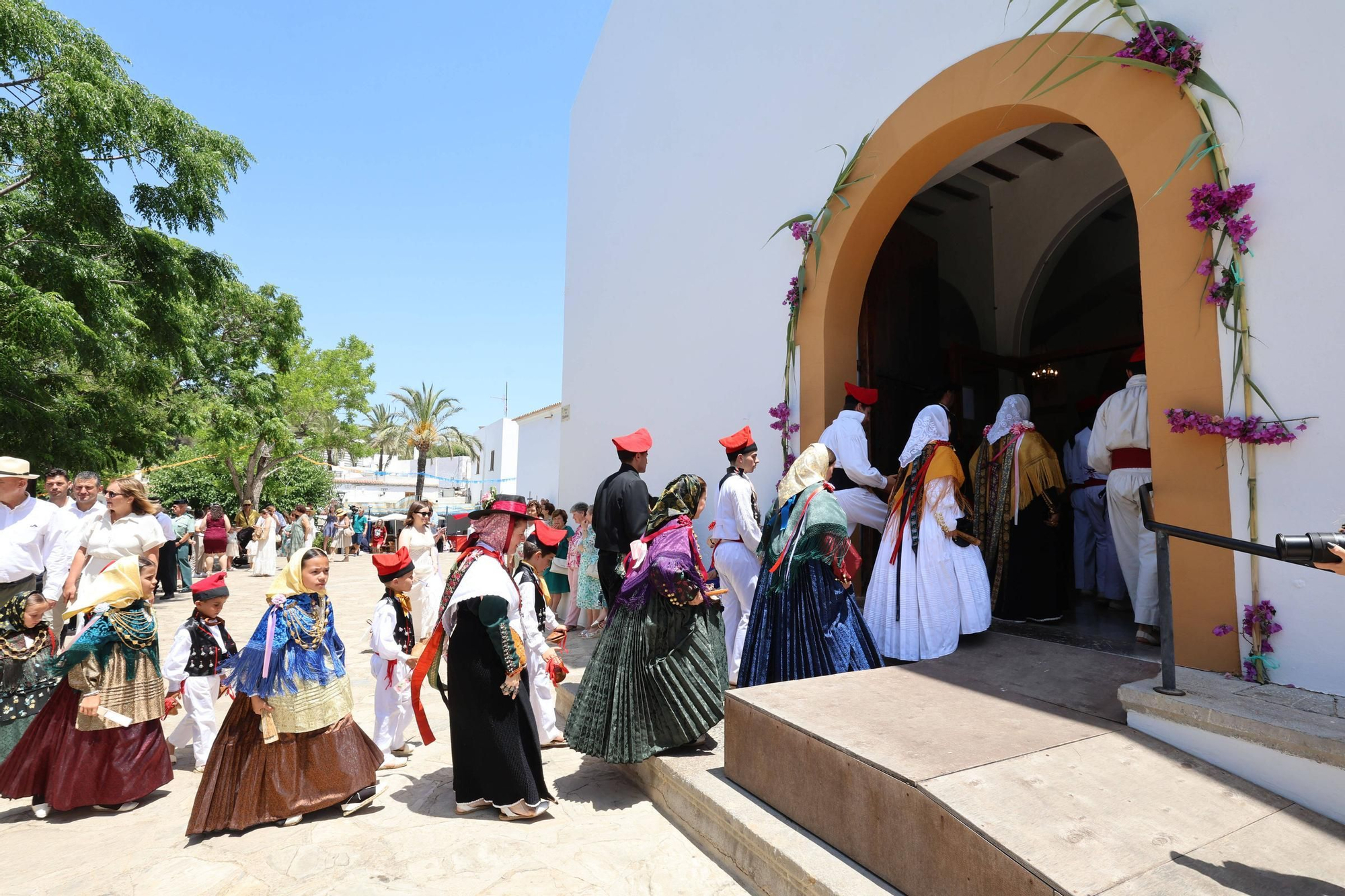 Mira aquí todas las fotos del día grande de las fiestas de Sant Joan