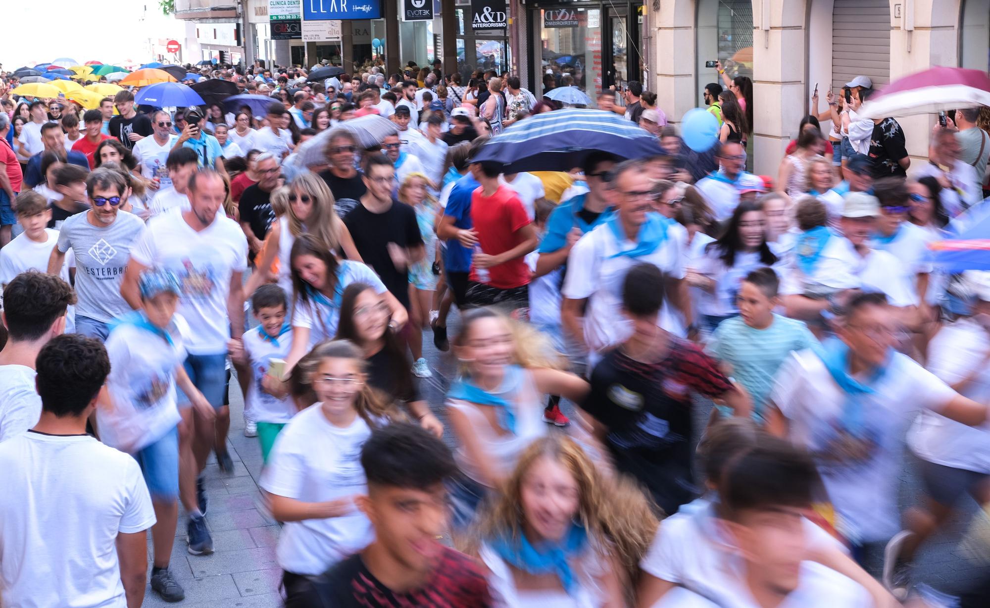 Así ha sido el "Correr la traca" y la suelta de globos de las Fiestas Mayores de Elda