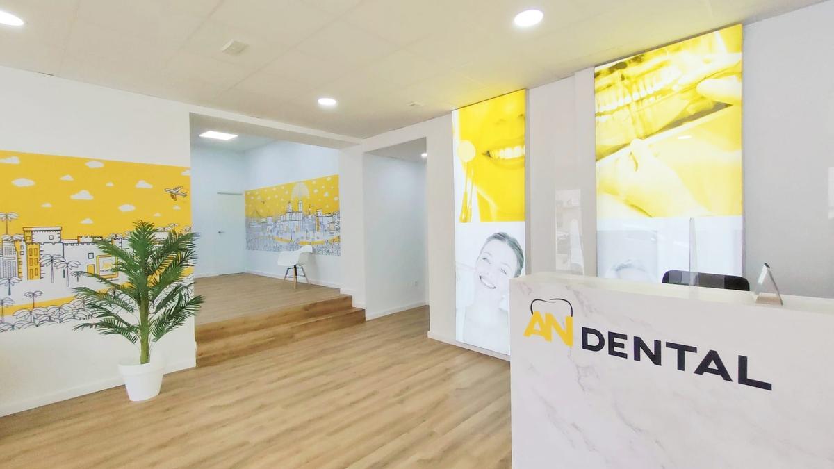 AN Dental trasladó hace una semana su centro a unas nuevas instalaciones en la Avenida Novelda 64 de Elche.