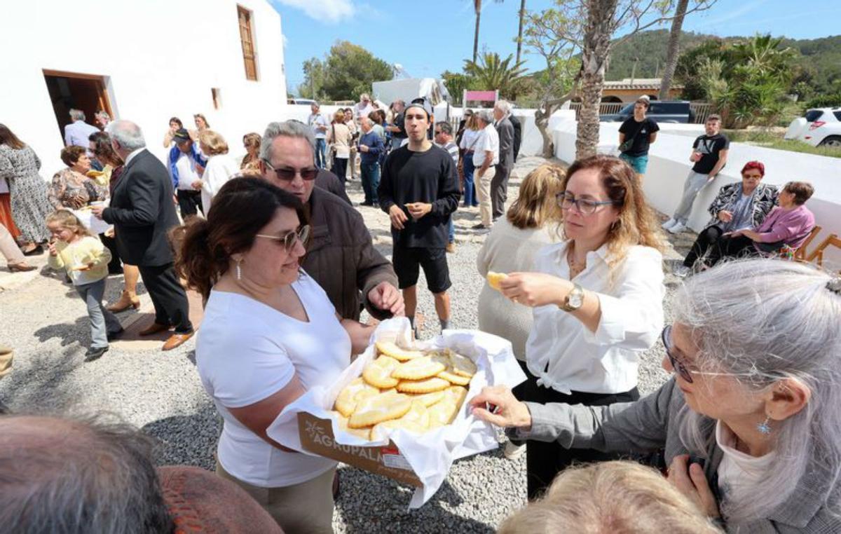 ‘Ball pagès’ y carros para el día del pueblo salinero